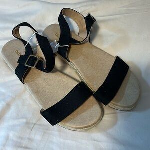 Old Navy Low Platform Sandal - NWT